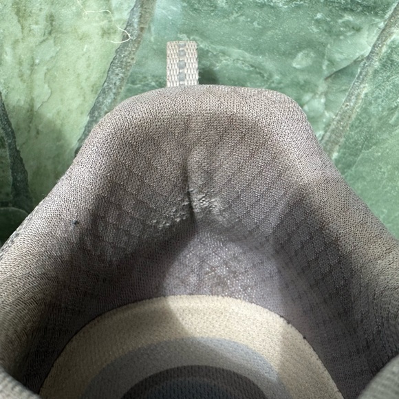 Women’s size 11 Keen hiking tennis shoes - Picture 8 of 8